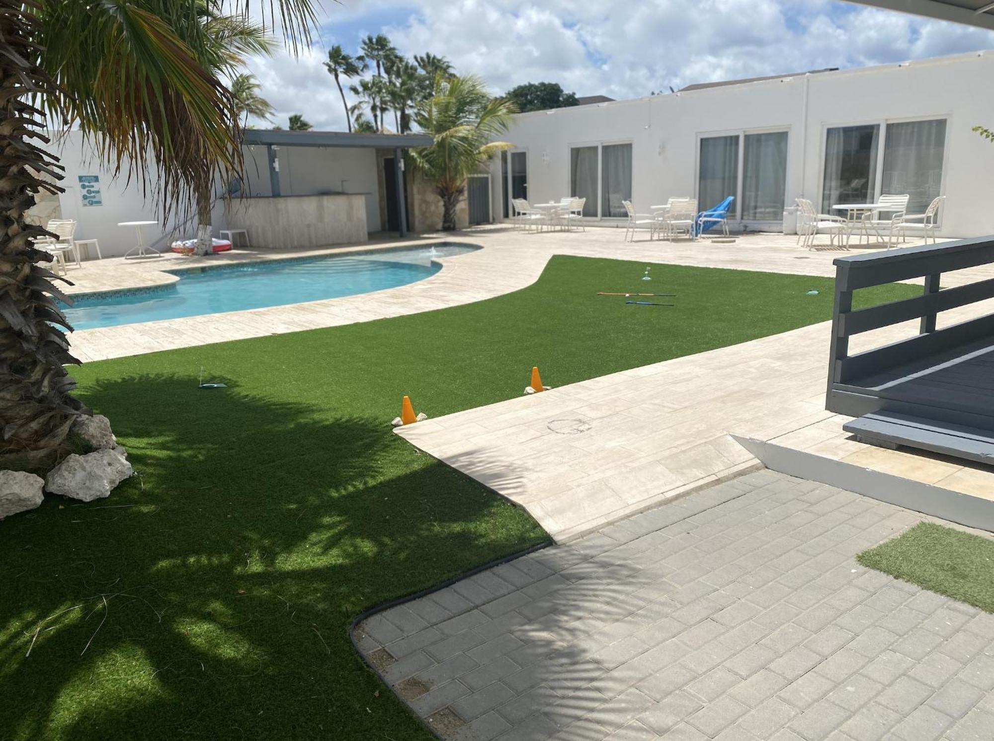 Genesis Apartments Palm Beach Exterior photo